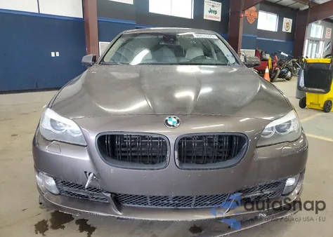 2011 BMW 550 Xi из США, поврежденный, VIN WBAFU9C55BC784846